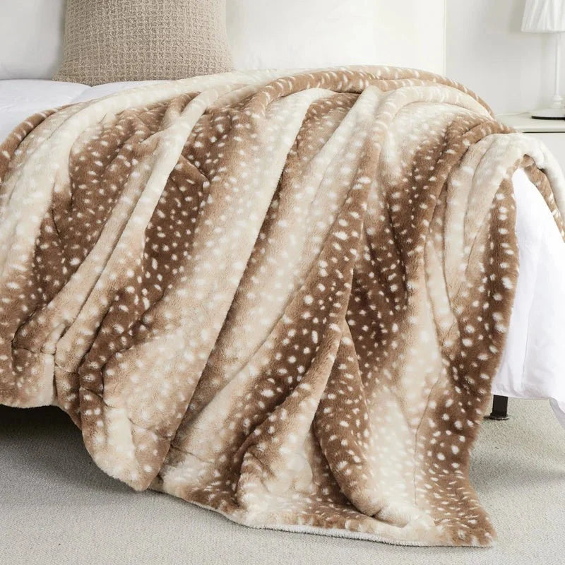 Blanket Reversible Plush Faux Fur Deer Pattern Machine-Washable Polyester