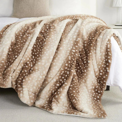 Blanket Reversible Plush Faux Fur Deer Pattern Machine-Washable Polyester