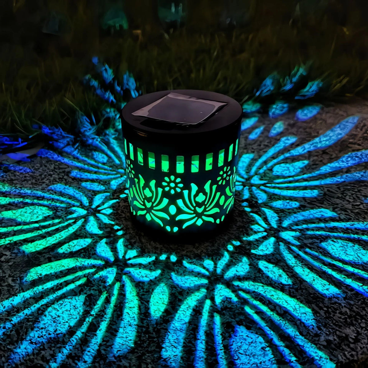 Solar Garden Light Pattern Projection Automatic Dusk-to-Dawn Sensor